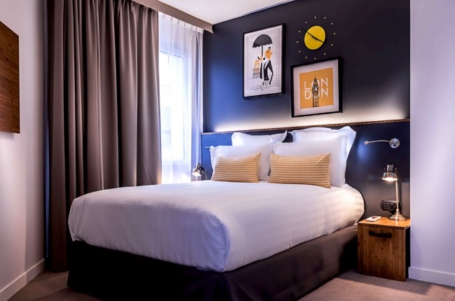 BW Plus Suitcase La D&eacute;fense