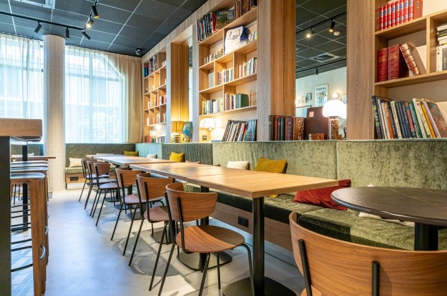 BW Plus Suitcase La Défense