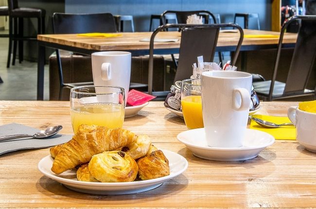 Best Western Plus Suitcase Paris - La Defense : Express Breakfast