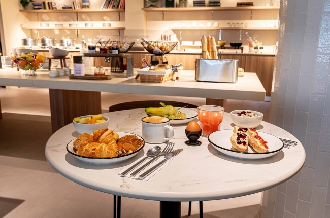 Best Western Plus Suitcase Paris - La Defense : Express Breakfast