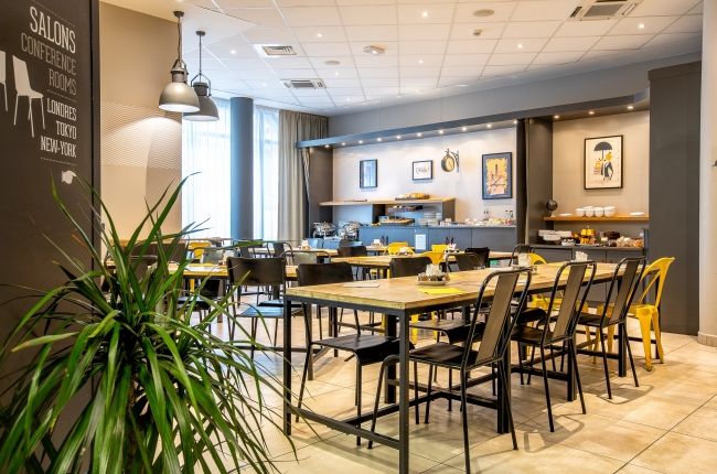 Best Western Plus Suitcase Paris - La Défense : Buffet Breakfast Services