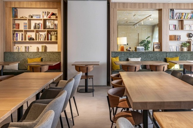 BW Plus Suitcase La Défense